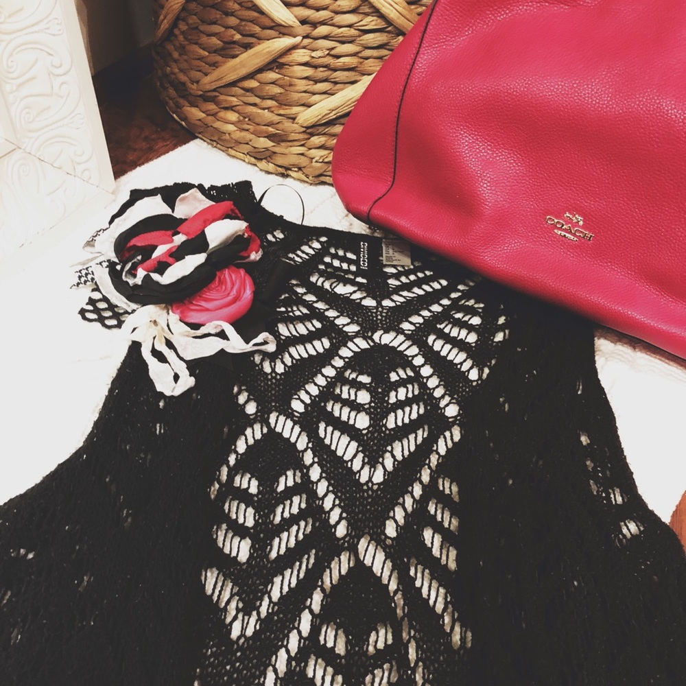 •Black vest•